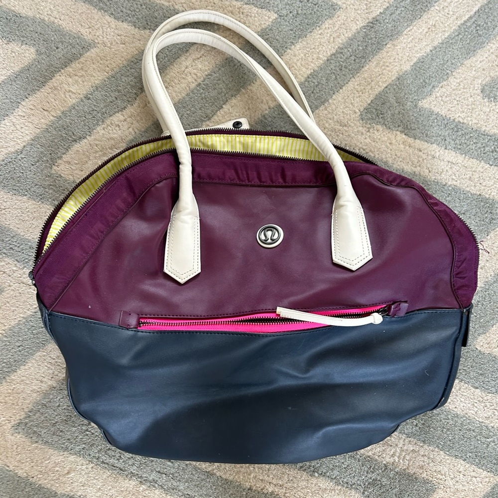 Lululemon tote/travel bag